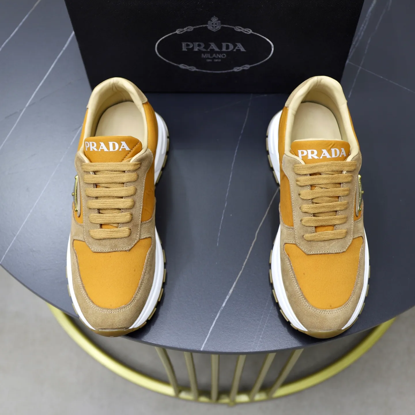 Men's shoes 💰462💰🙅‍♂️🙅‍♂️🙅‍♂️ Brand: PRADA Standard code: 38–44 (45 can be customized) Grade: Same as the official website Material: Original cowhide fabric Comfortable sheepskin lining Lightweight and wear-resistant outsole Style category: Men's fashionable casual shoes and boots Running sneakers Distinguished luxury brand elements Top luxury Color: actual picture color